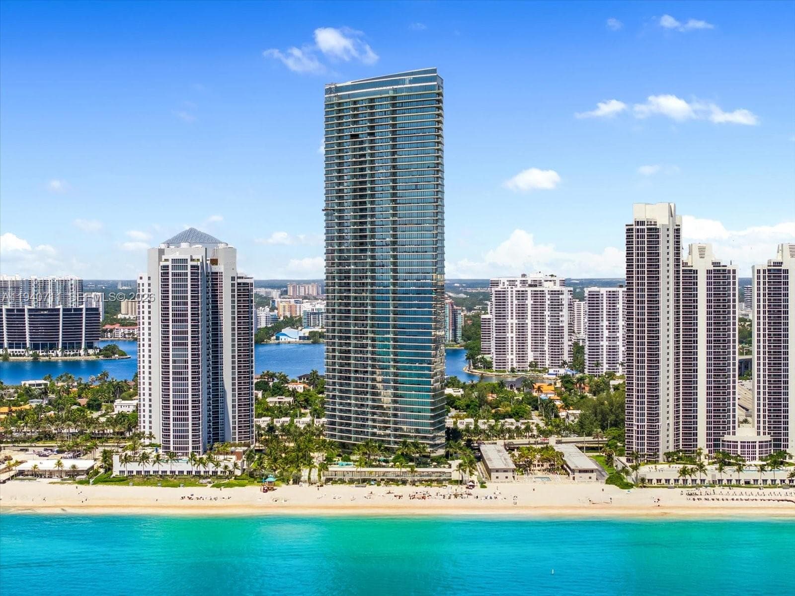 18975 Collins Ave 3