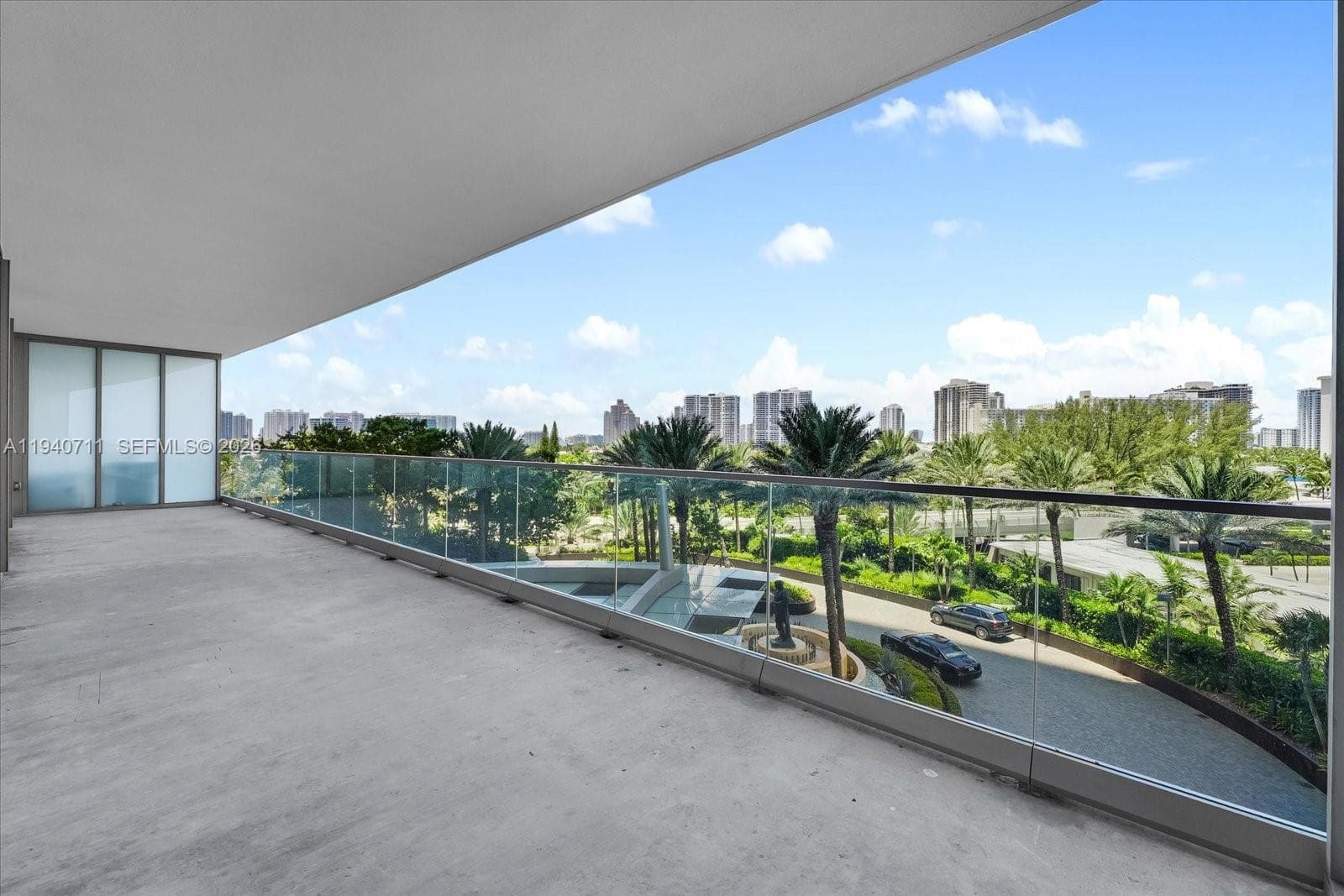 18975 Collins Ave 302 photo 18