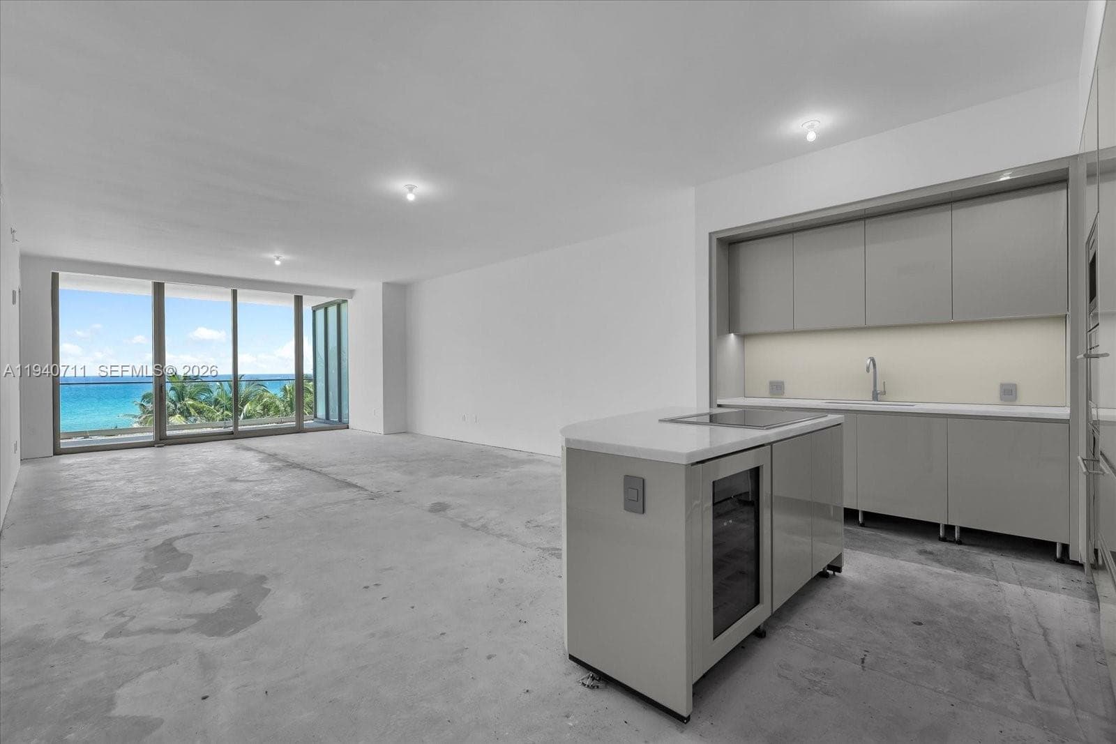 18975 Collins Ave 302 photo 8