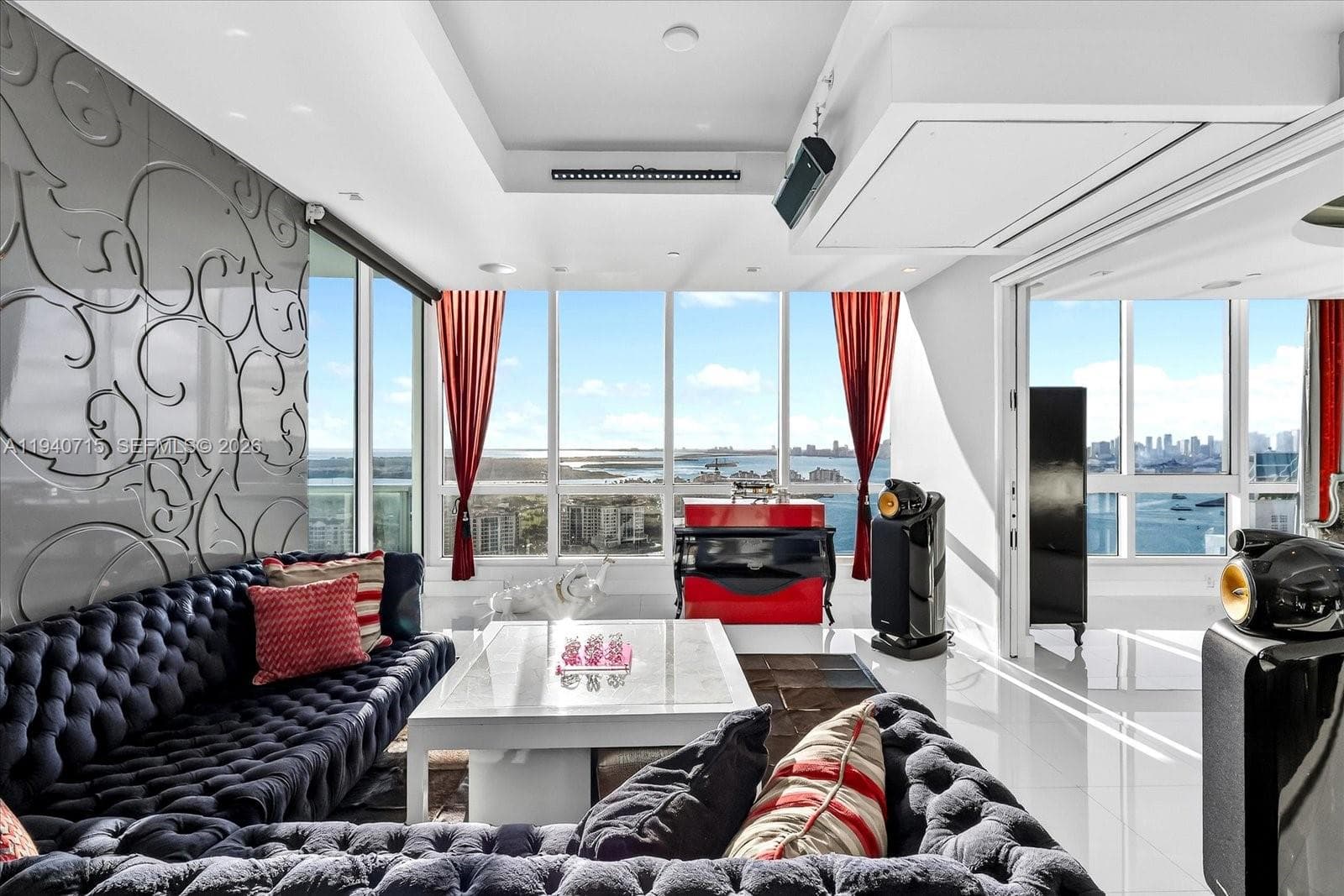 100 Pointe Dr 5