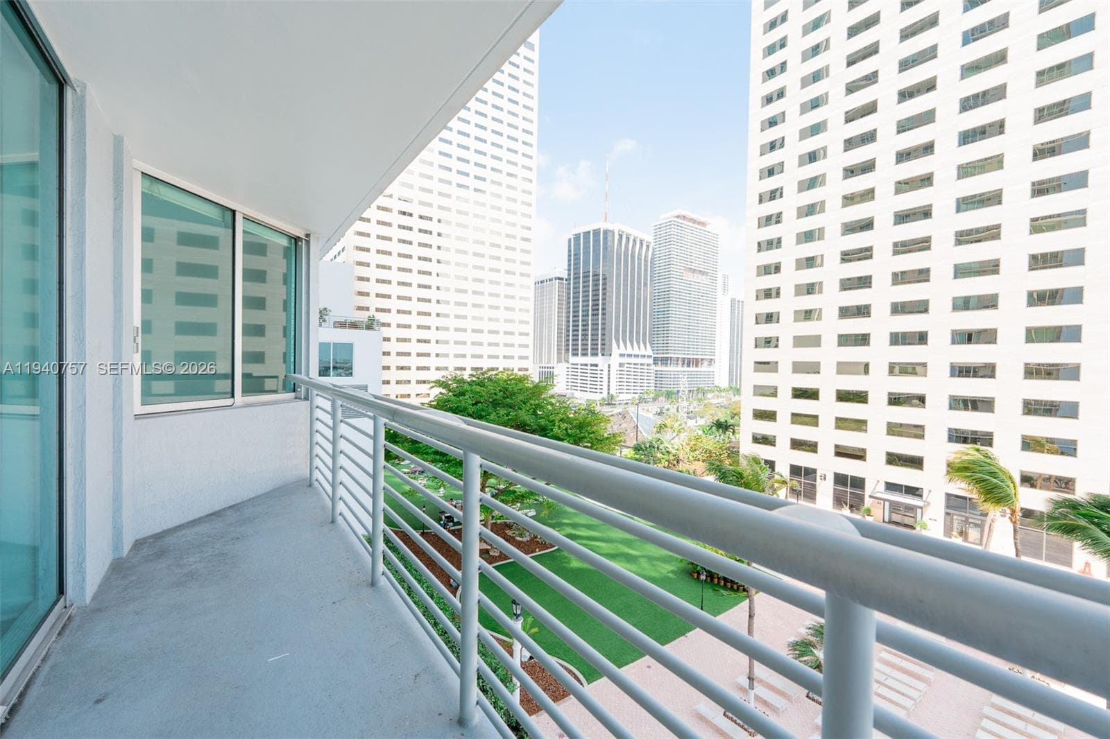 335 S Biscayne Blvd 1108 photo 2