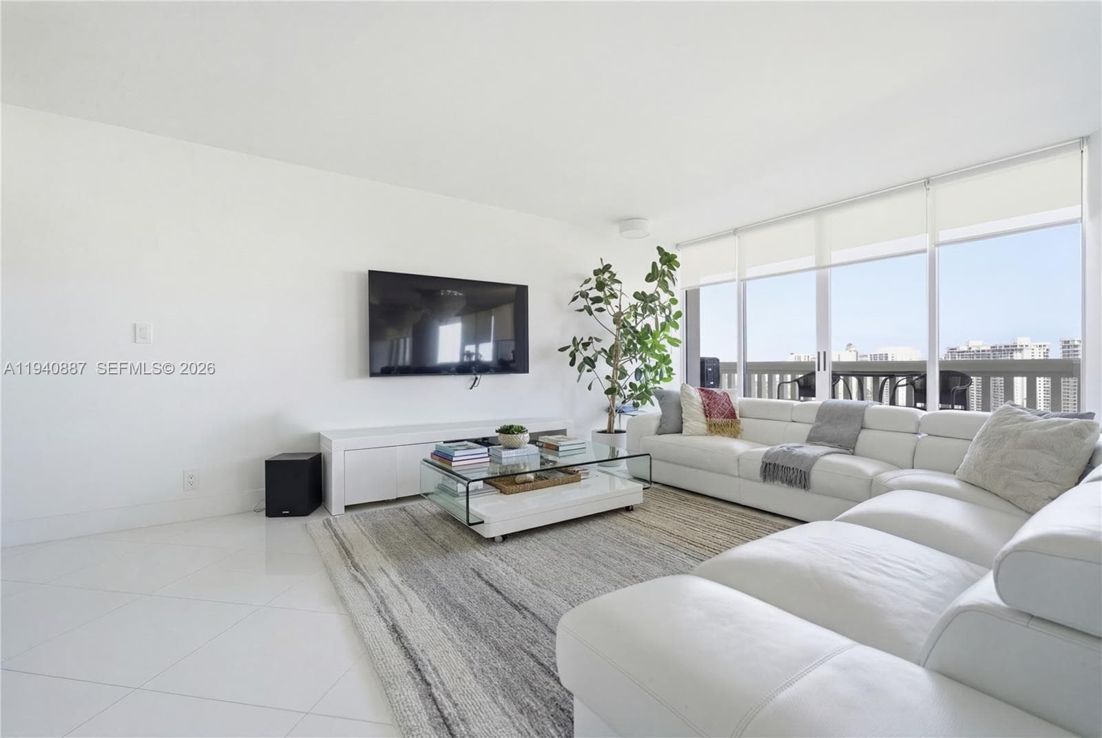 1000 W Island Blvd 2806 photo 2