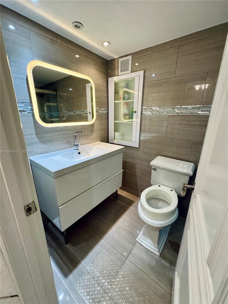 1920 Ocean Dr 6A photo 24