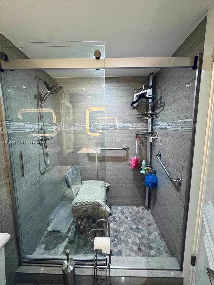 1920 Ocean Dr 6A photo 21