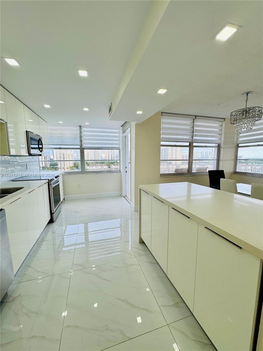 18041 Biscayne Blvd *BOAT SLIP & UNIT* #1605 4