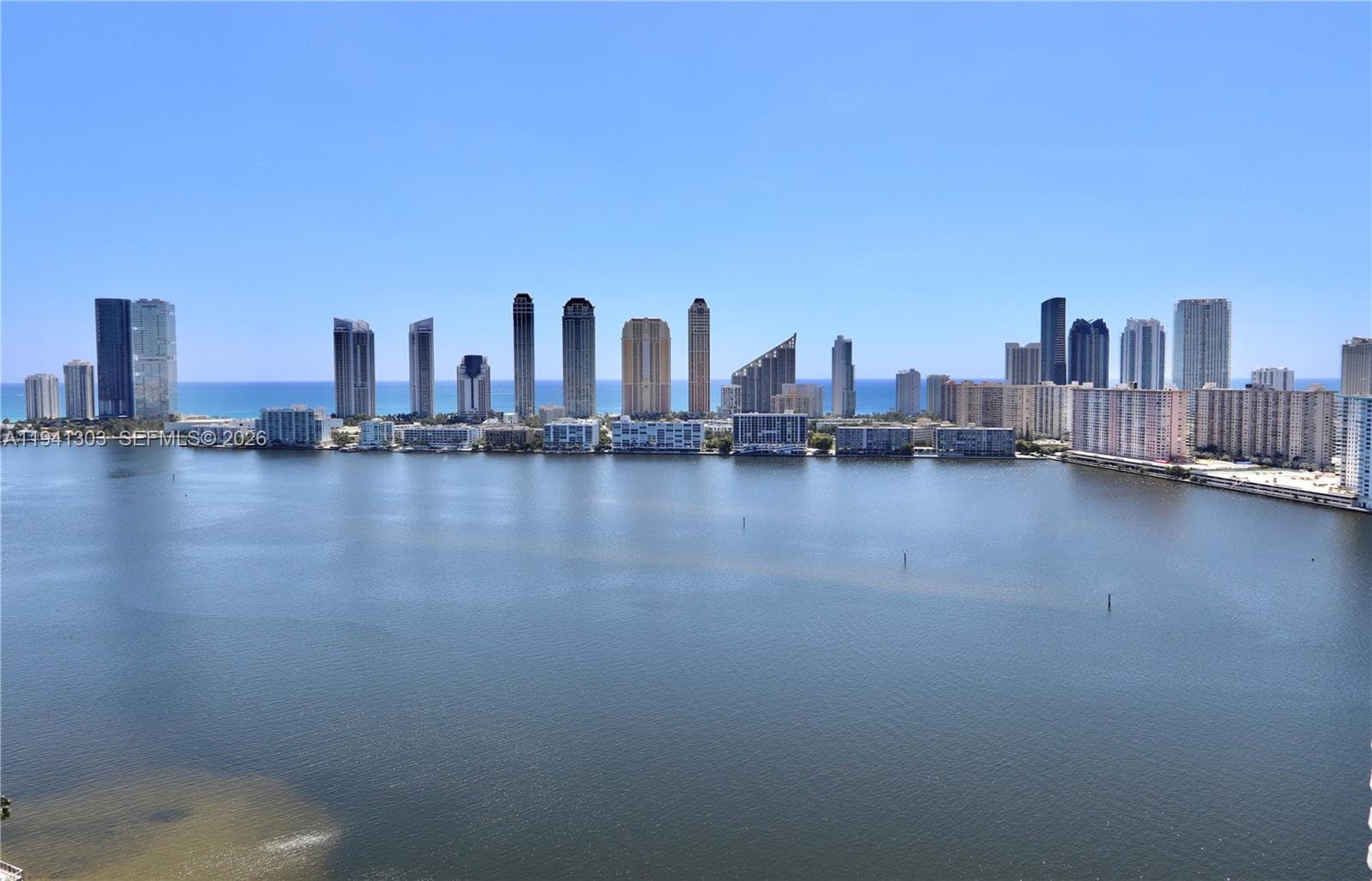 4000 ISLAND BL 2701 photo 2