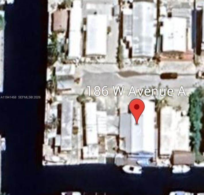 186 Avenue A photo 9