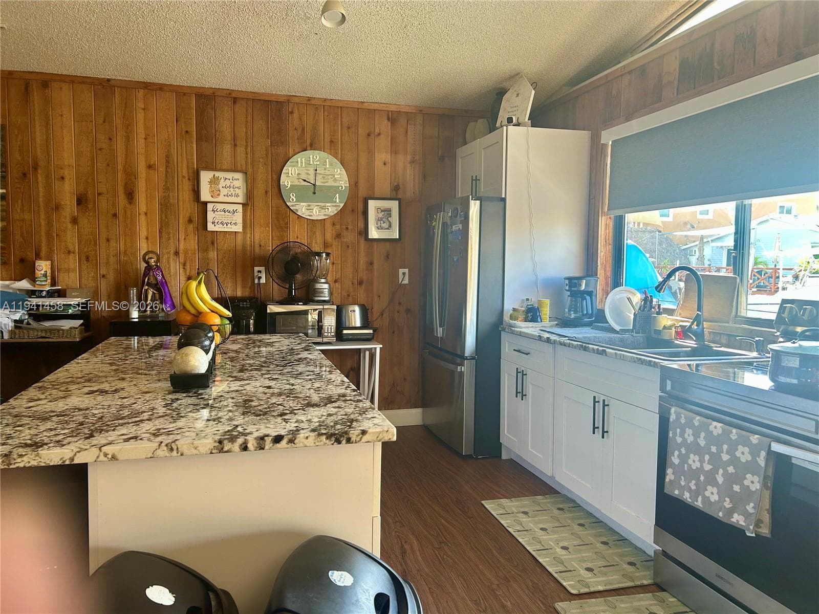 186 Avenue A photo 18