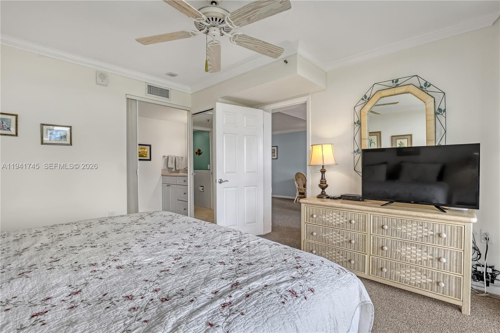 701 Seas Dr 206 photo 13