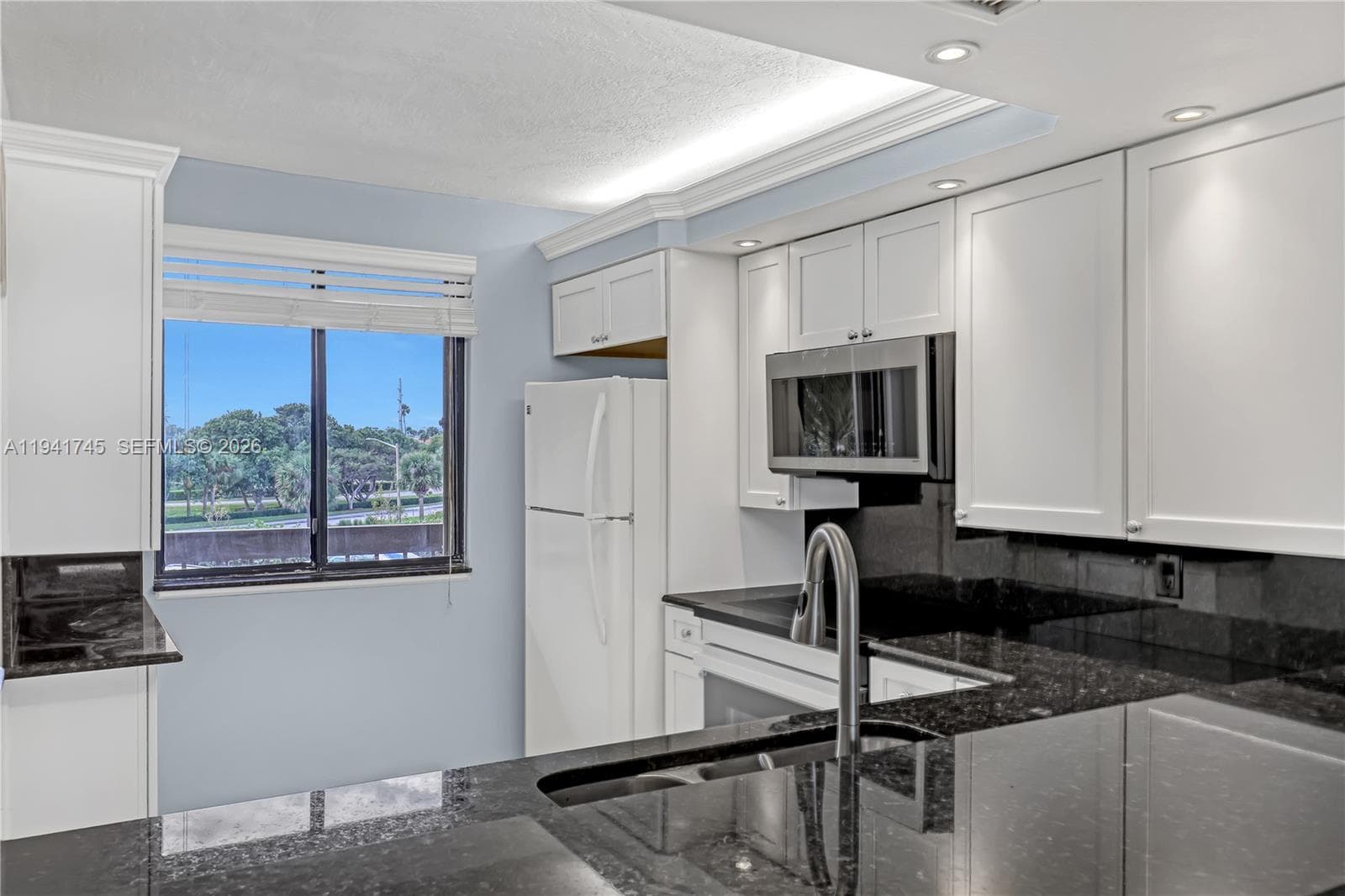 701 Seas Dr 206 photo 7
