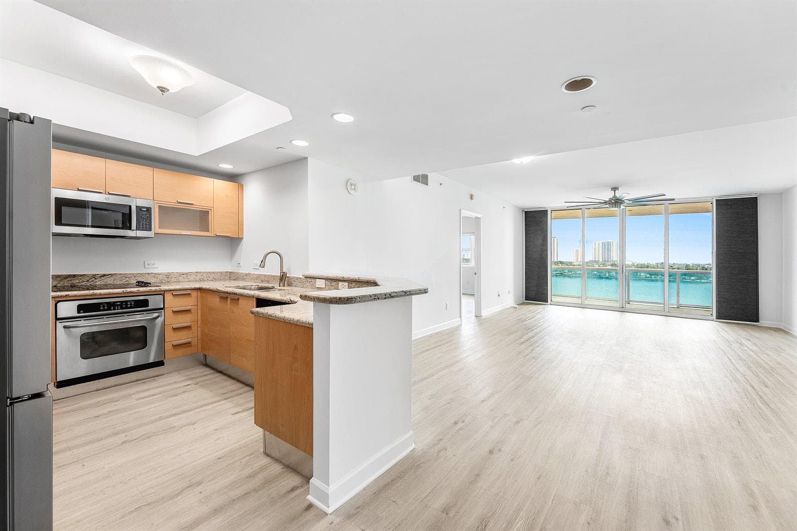 2640 Lake Shore Drive #614 1