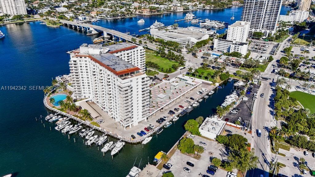 1 Las Olas Circle 306 photo 8