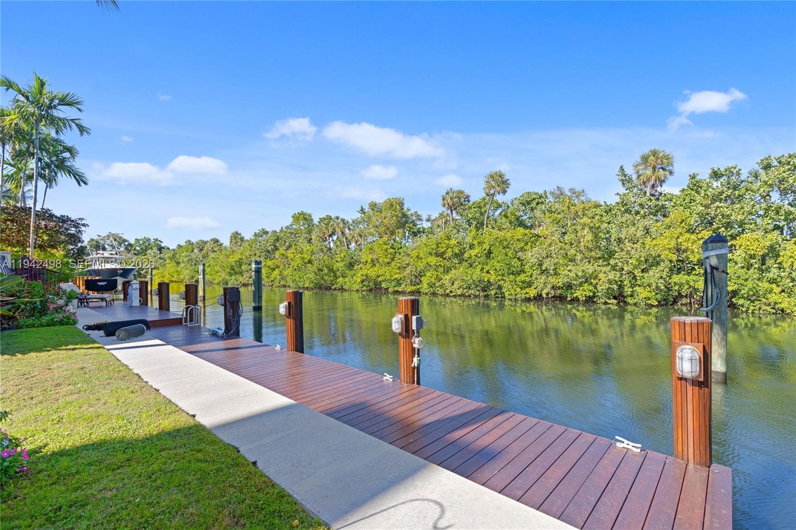 833 Harbour Isle Place photo 11