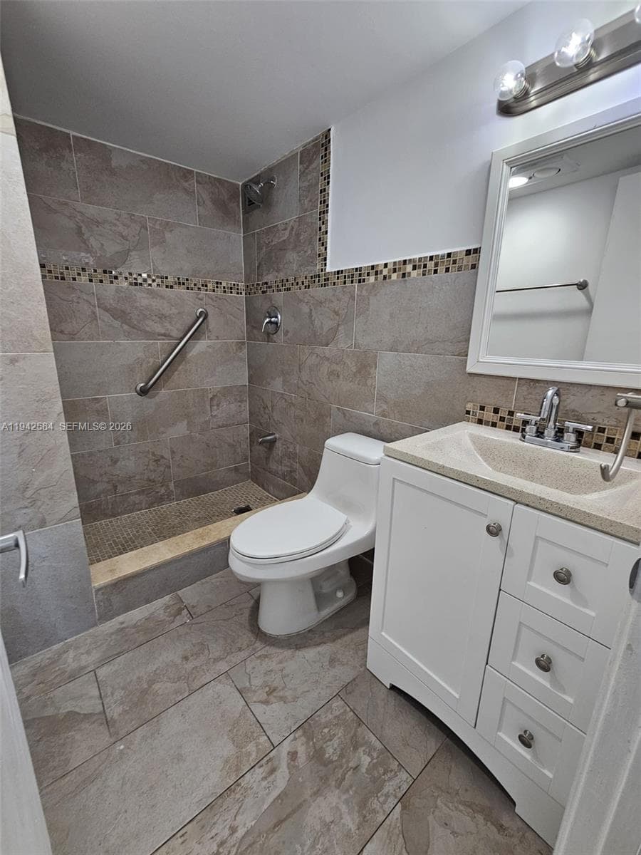 7135 Collins Ave 1011 photo 14