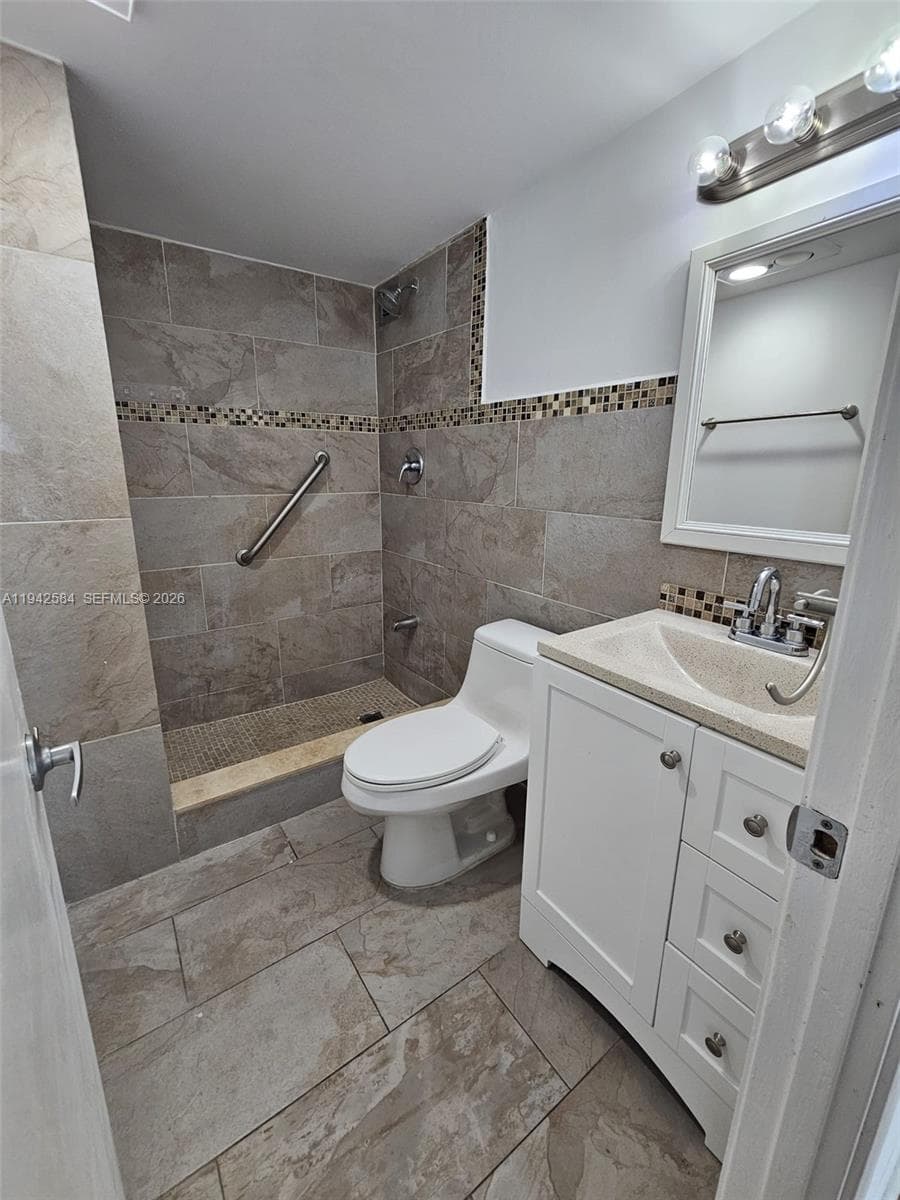 7135 Collins Ave 1011 photo 15