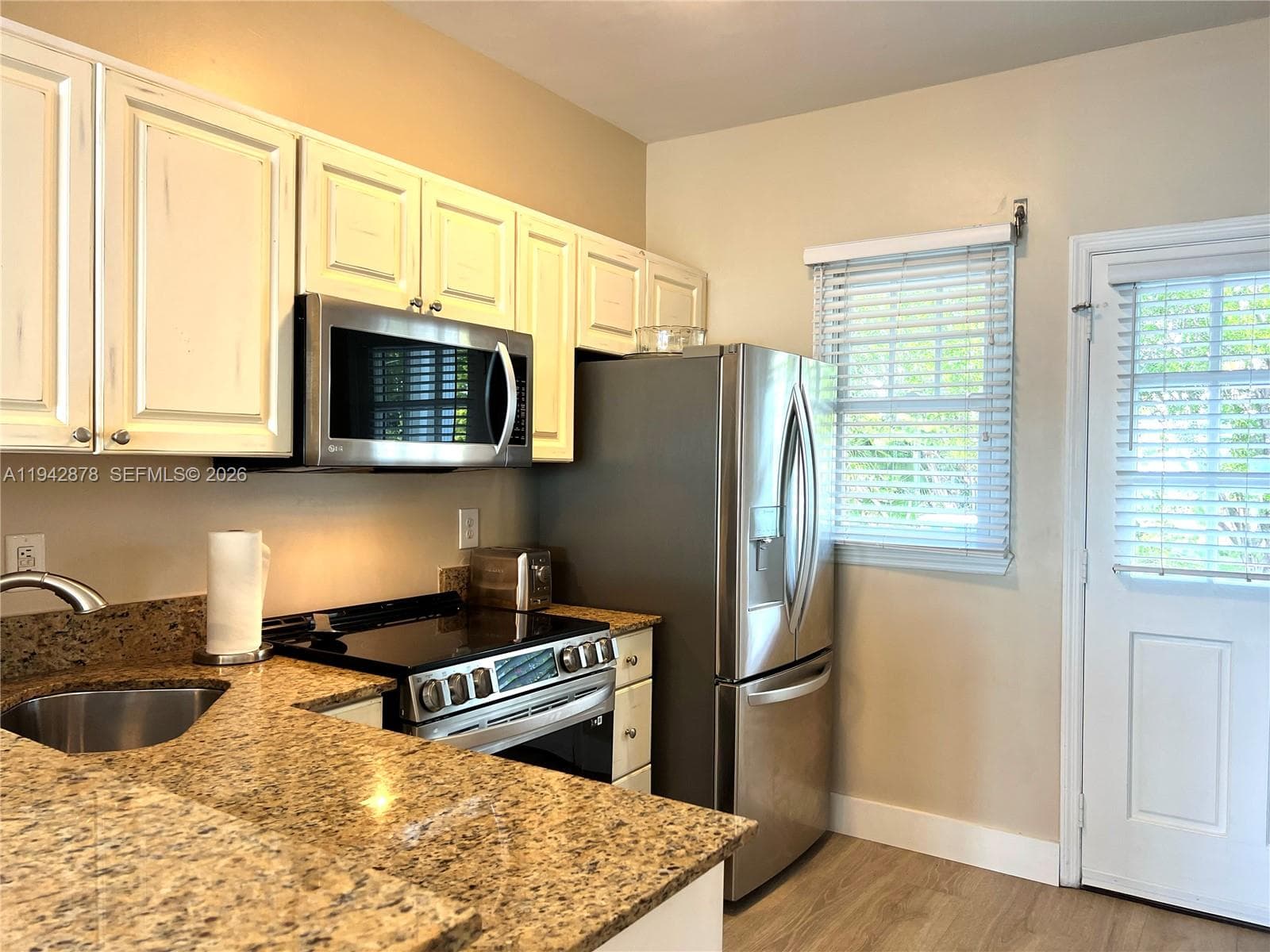 5017 Sunset Village Dr photo 12