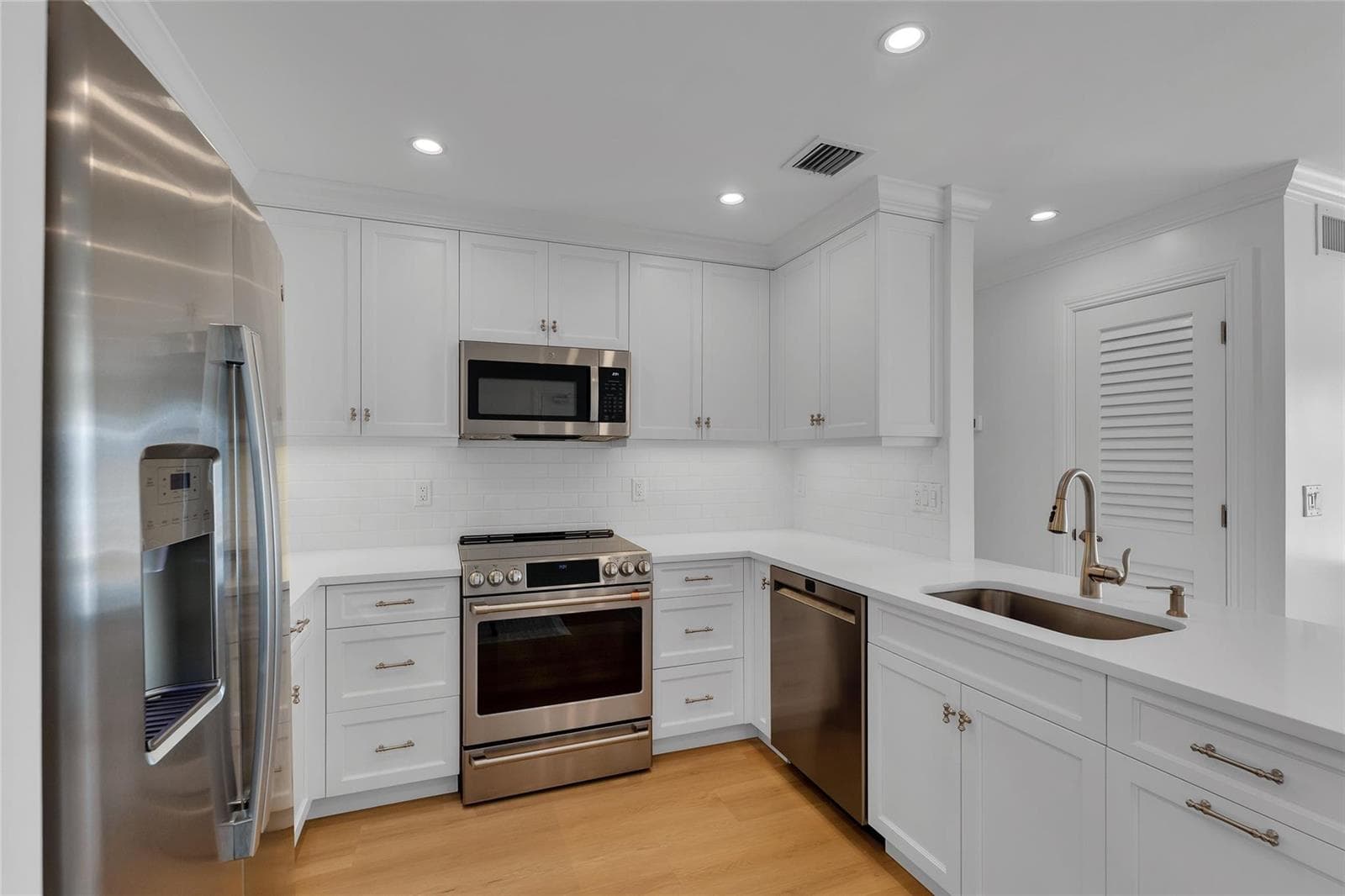 6299 Bay Club Drive #4 5