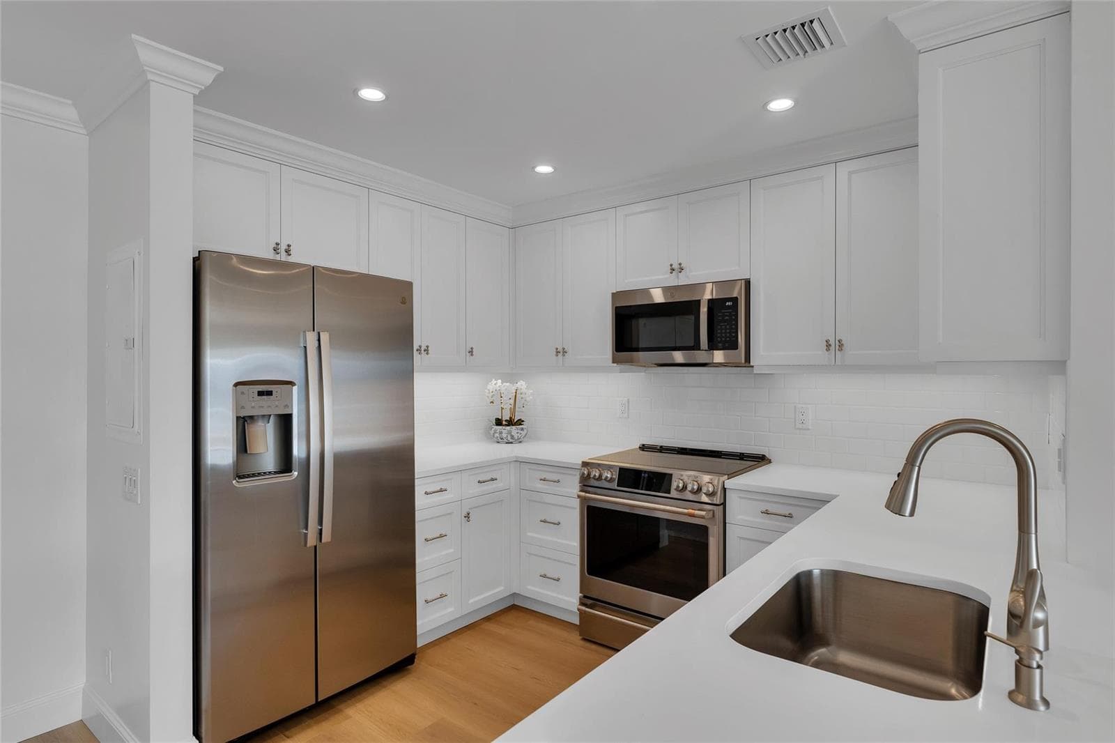 6299 Bay Club Drive #4 4