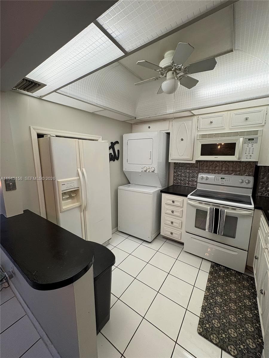 180 Cypress Club Dr 811 photo 9