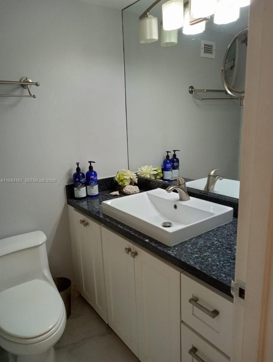 100 Lincoln Rd 814 photo 7