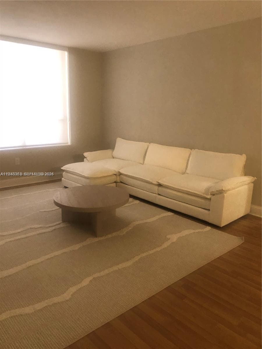 10185 Collins Ave 1016 photo 1