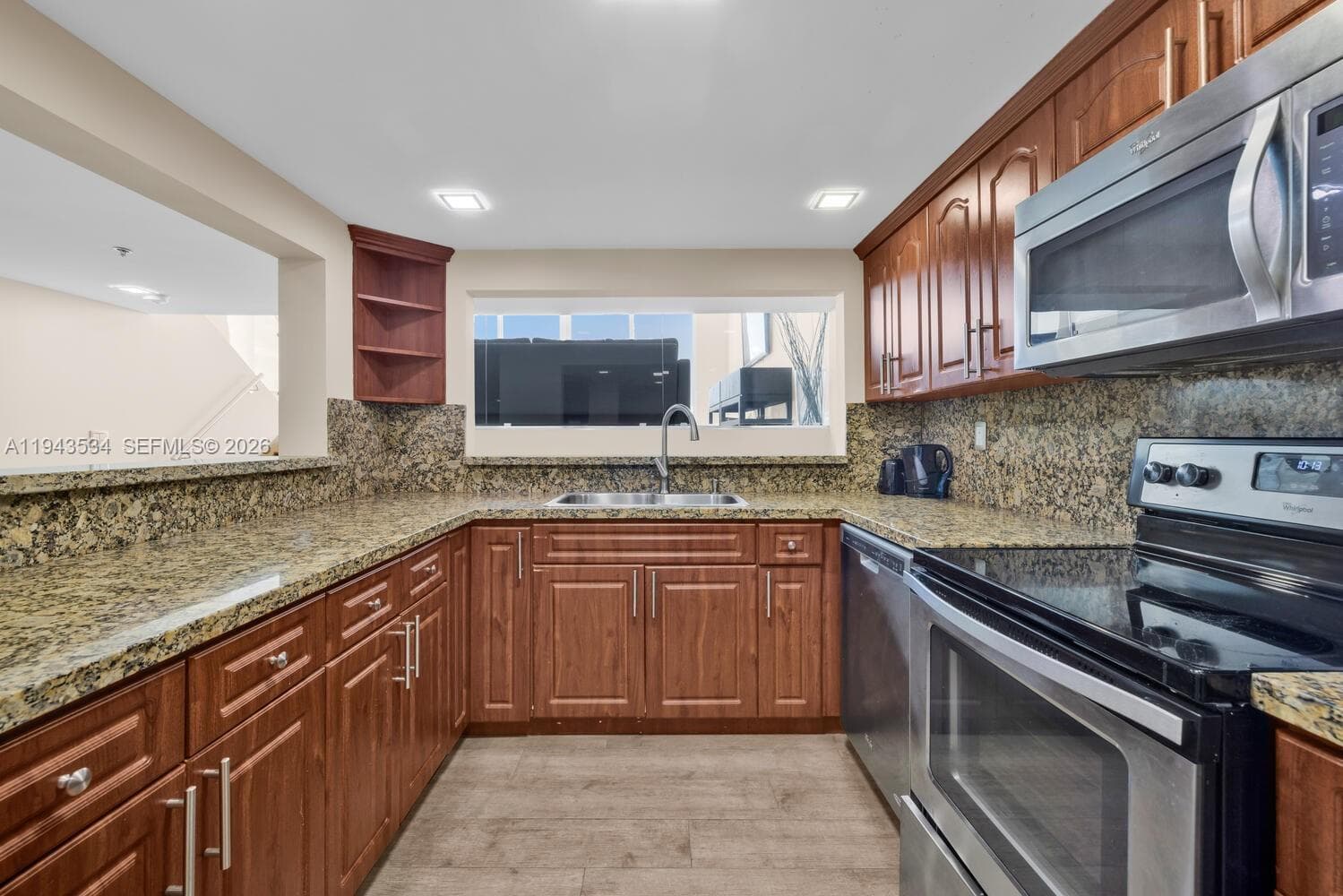 5445 Collins Ave M9 M10 M11 M12 photo 23
