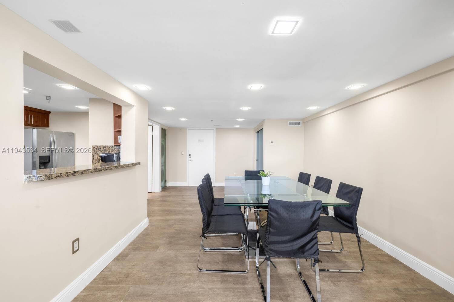 5445 Collins Ave M9 M10 M11 M12 photo 22