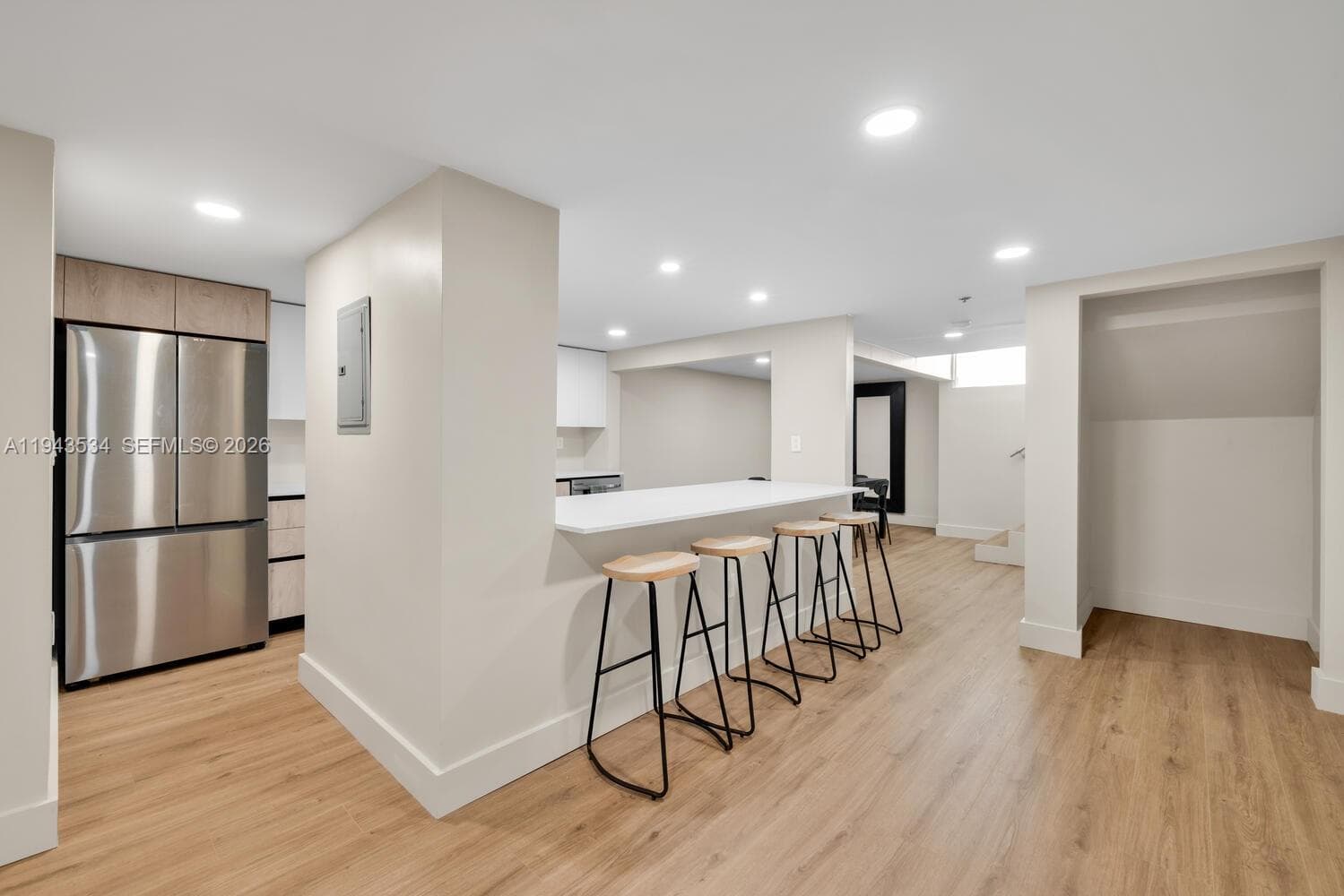 5445 Collins Ave M9 M10 M11 M12 photo 7