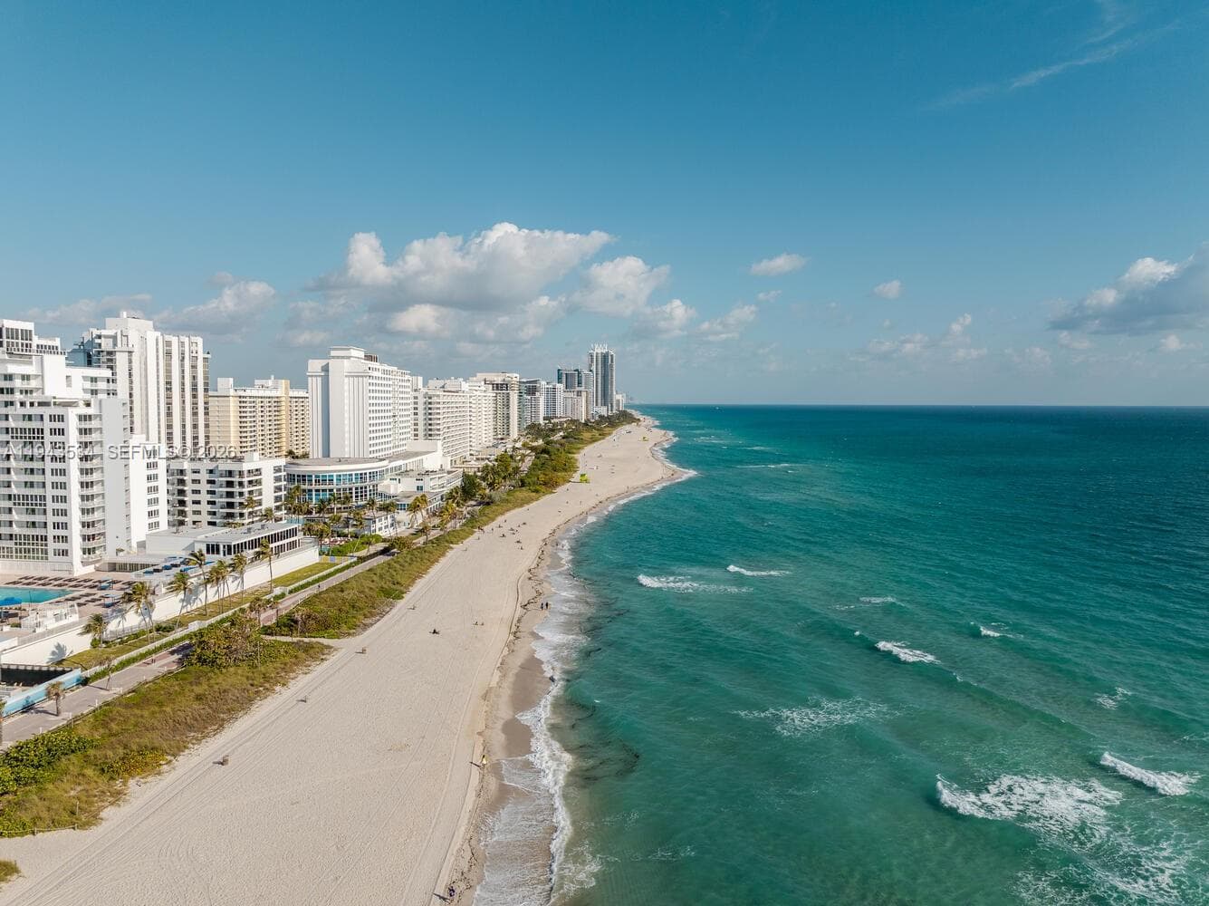 5445 Collins Ave 1