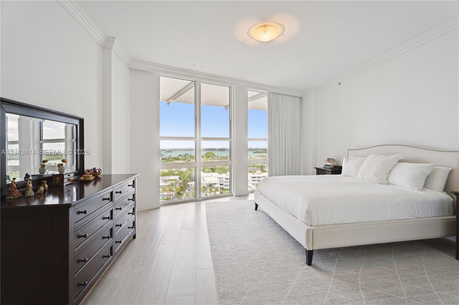 10225 Collins Ave 904 photo 7