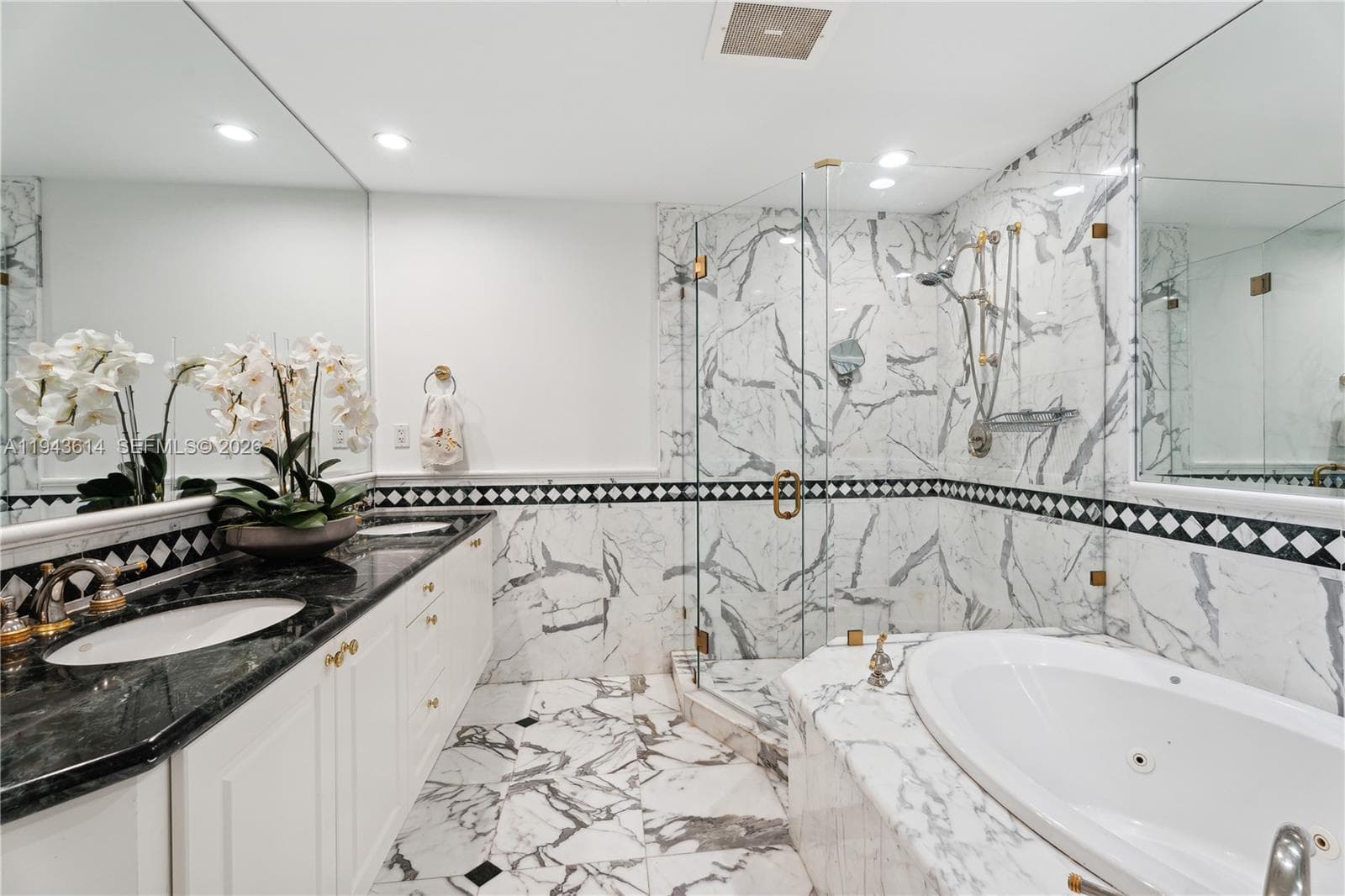 10225 Collins Ave 904 photo 9
