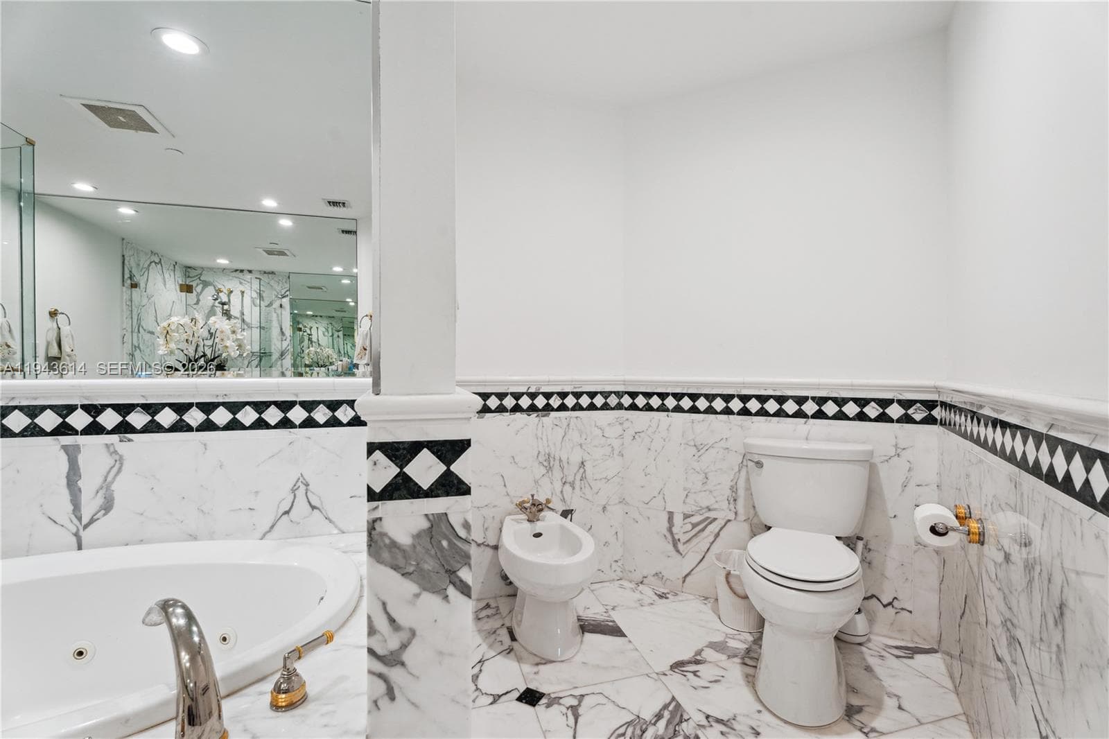 10225 Collins Ave 904 photo 10