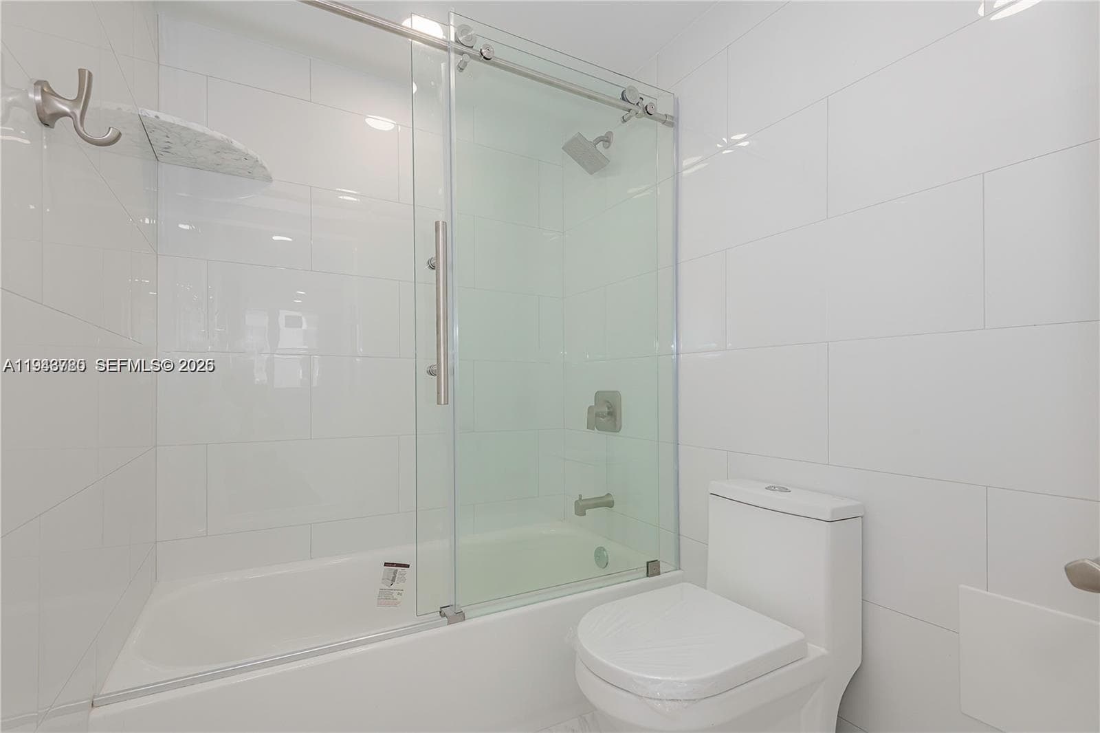 3180 Ocean Dr 706 photo 22