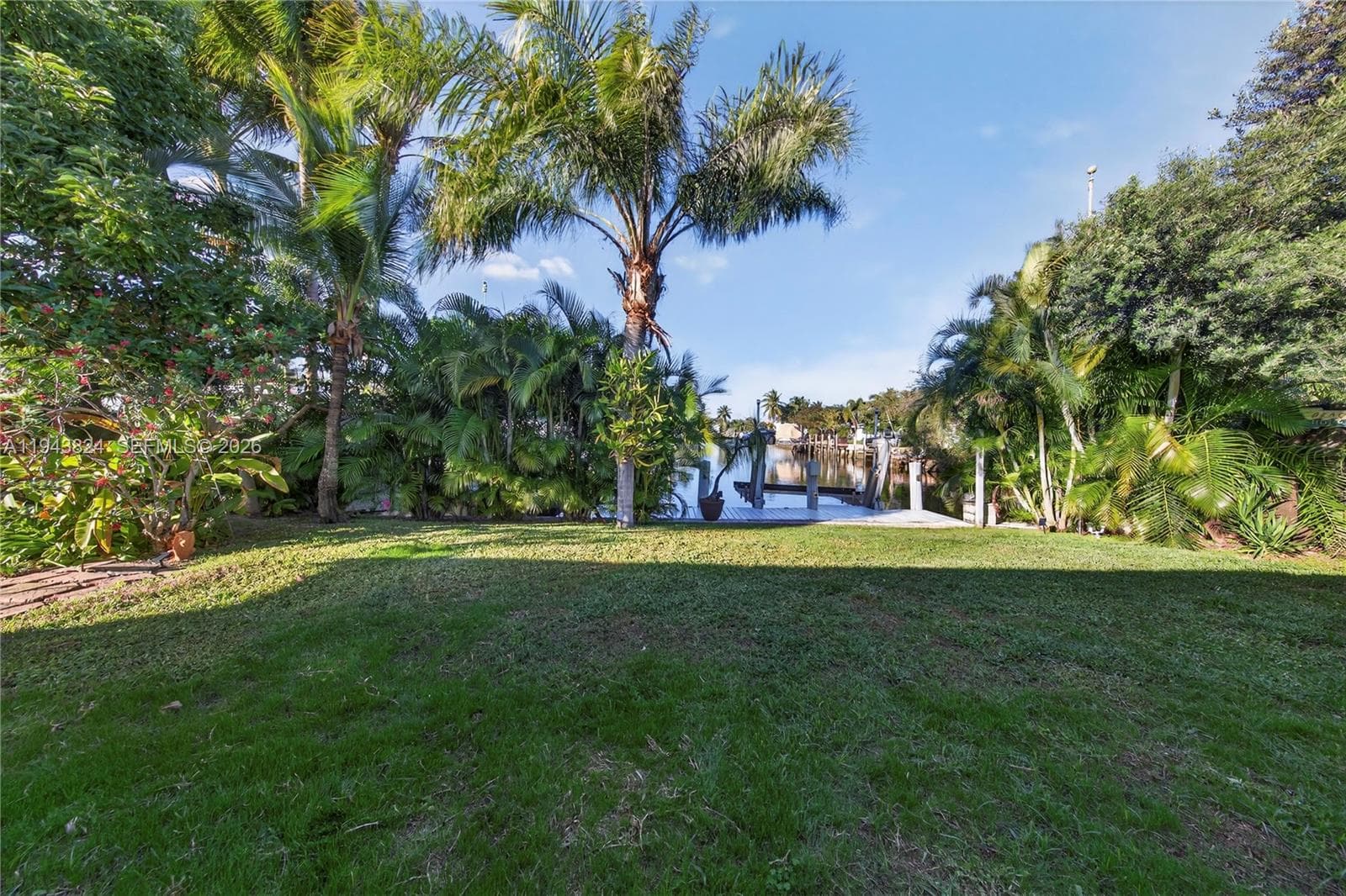 371 3rd St photo 22