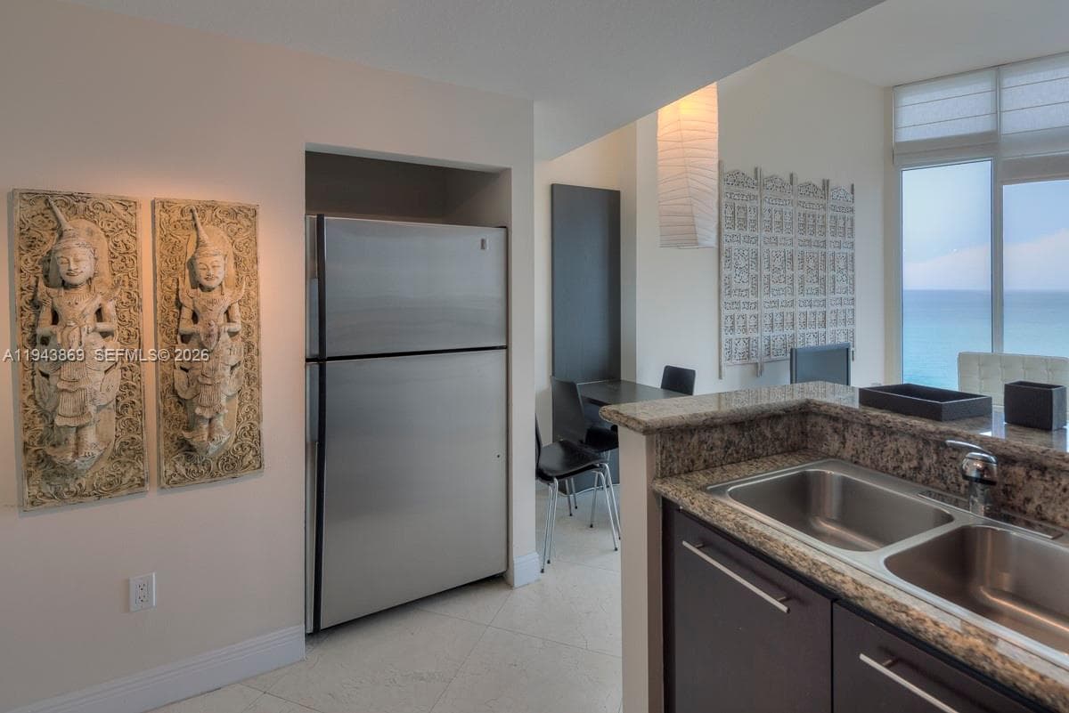 6515 Collins Ave 1804 photo 4