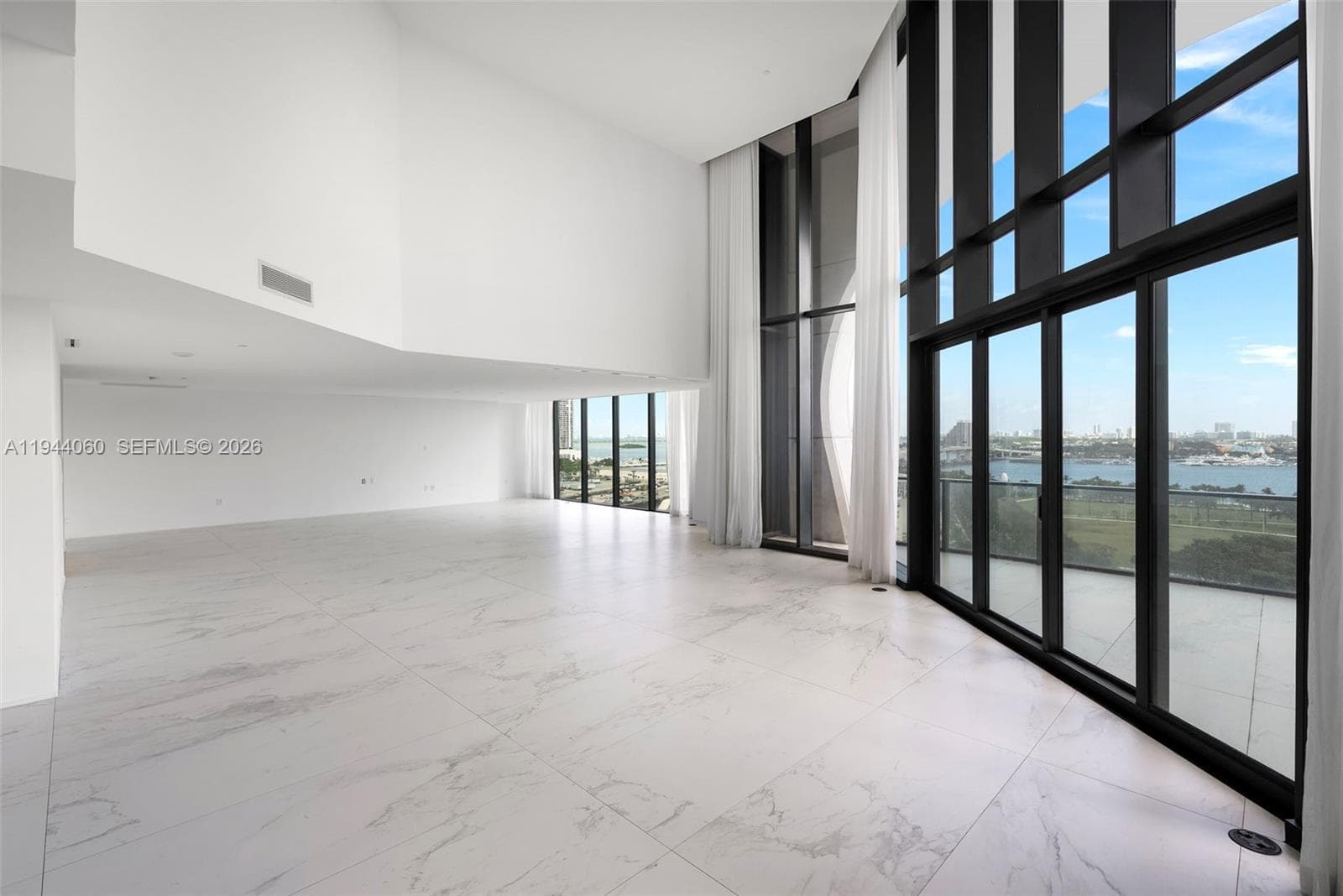1000 Biscayne Blvd TH1201 photo 10