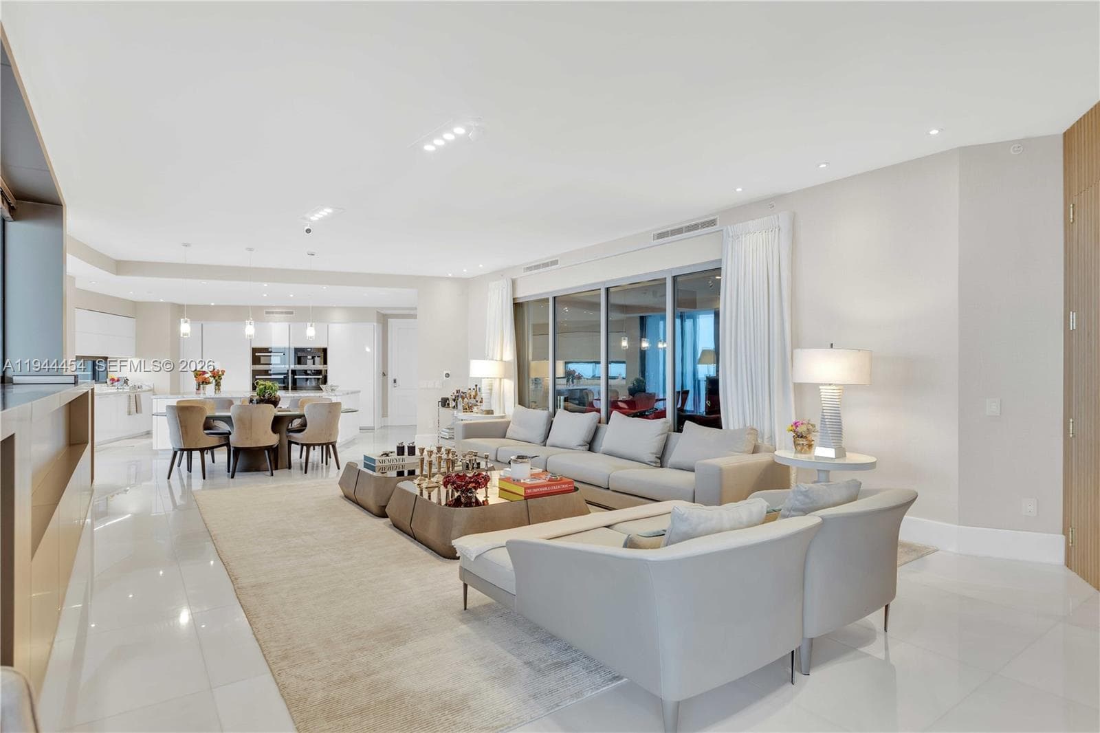 18555 Collins Ave 3
