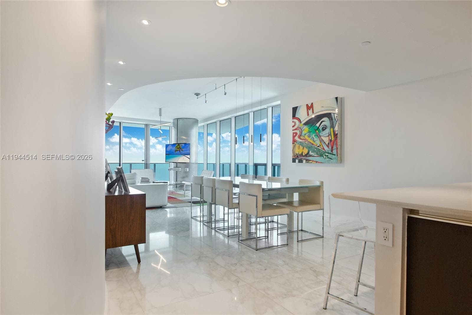 17001 Collins Ave 5