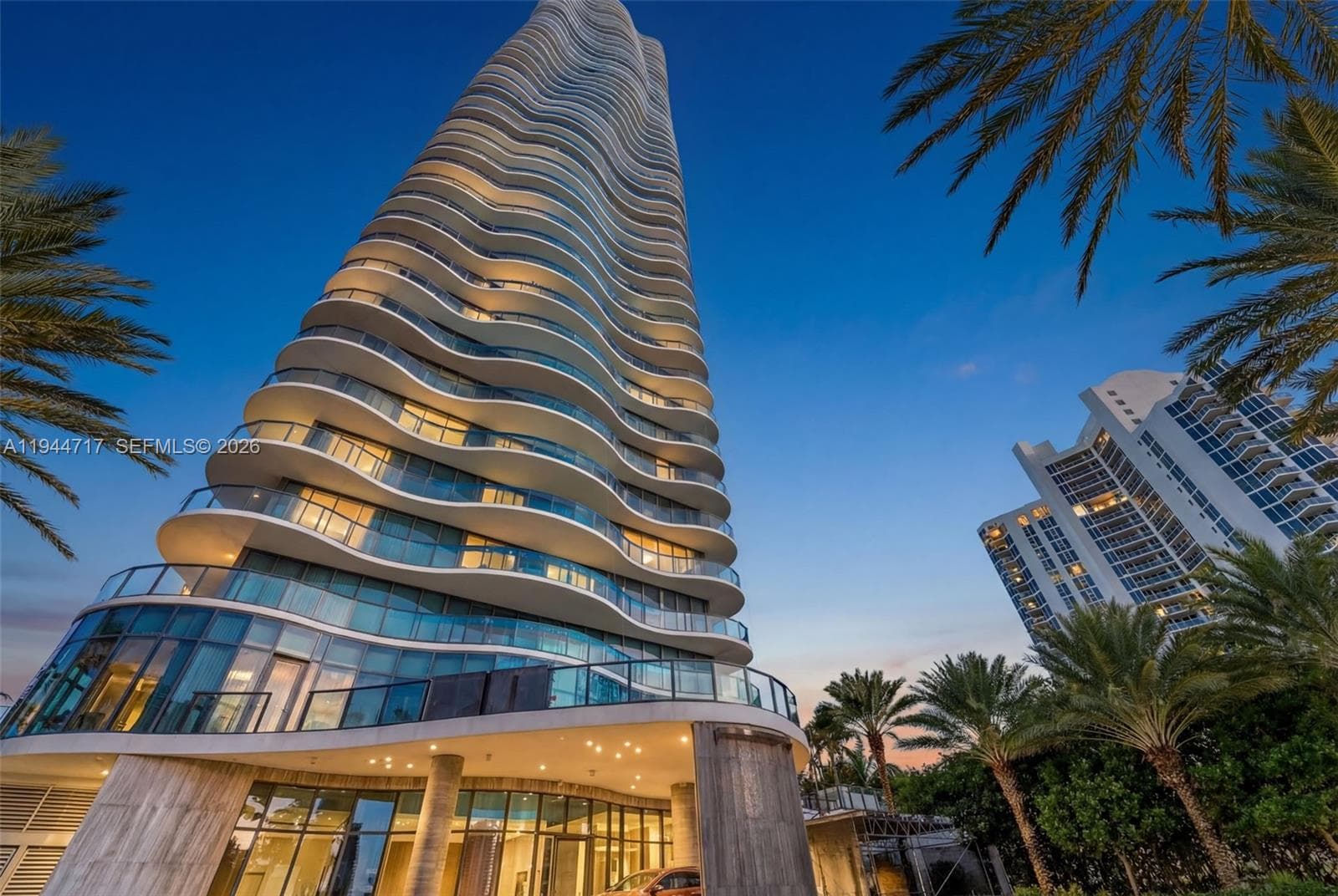19575 Collins Ave 2