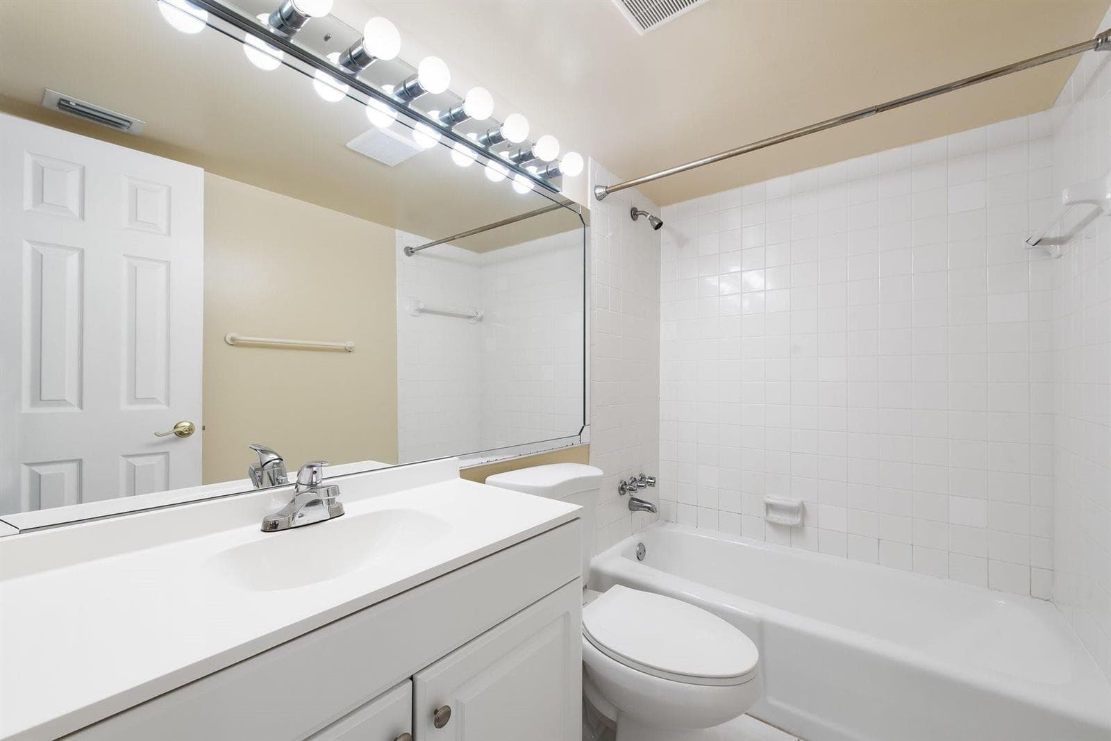 1340 NE 28th Avenue 232 photo 13