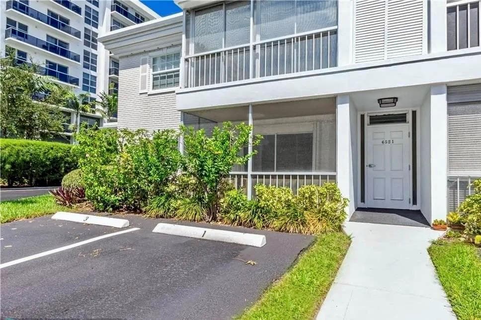 6521 Bay Club Drive #1 2