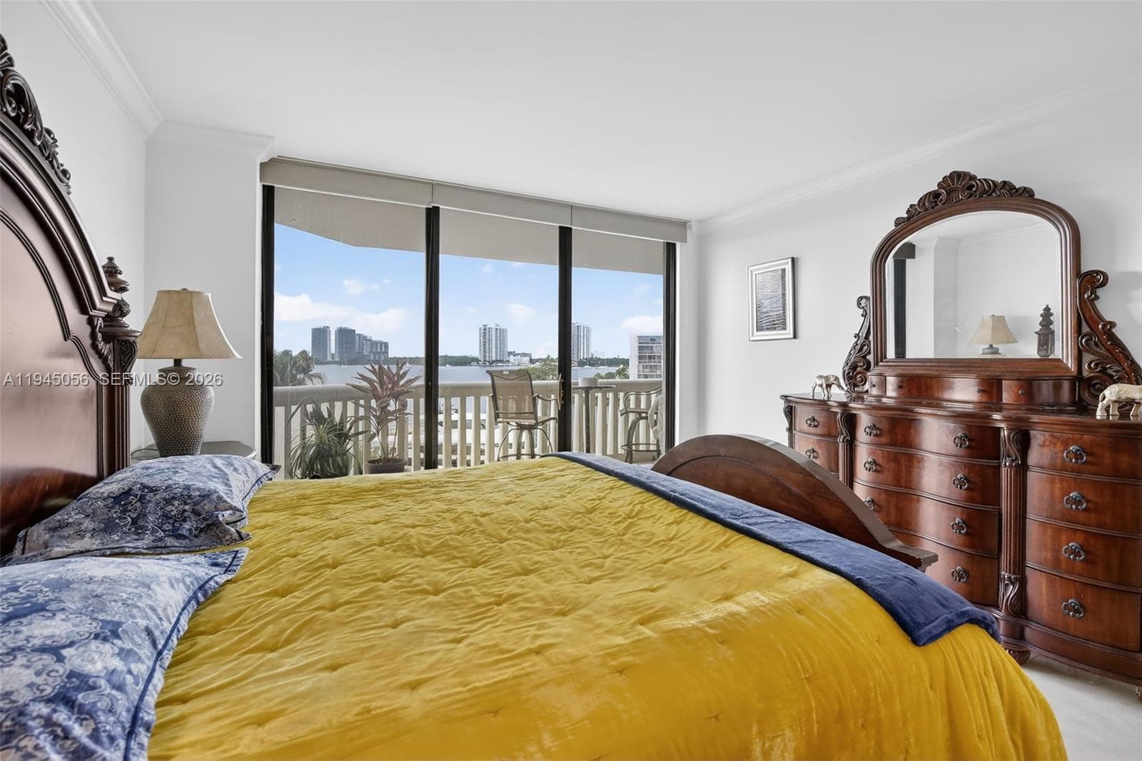 1000 Island Blvd 312 photo 18