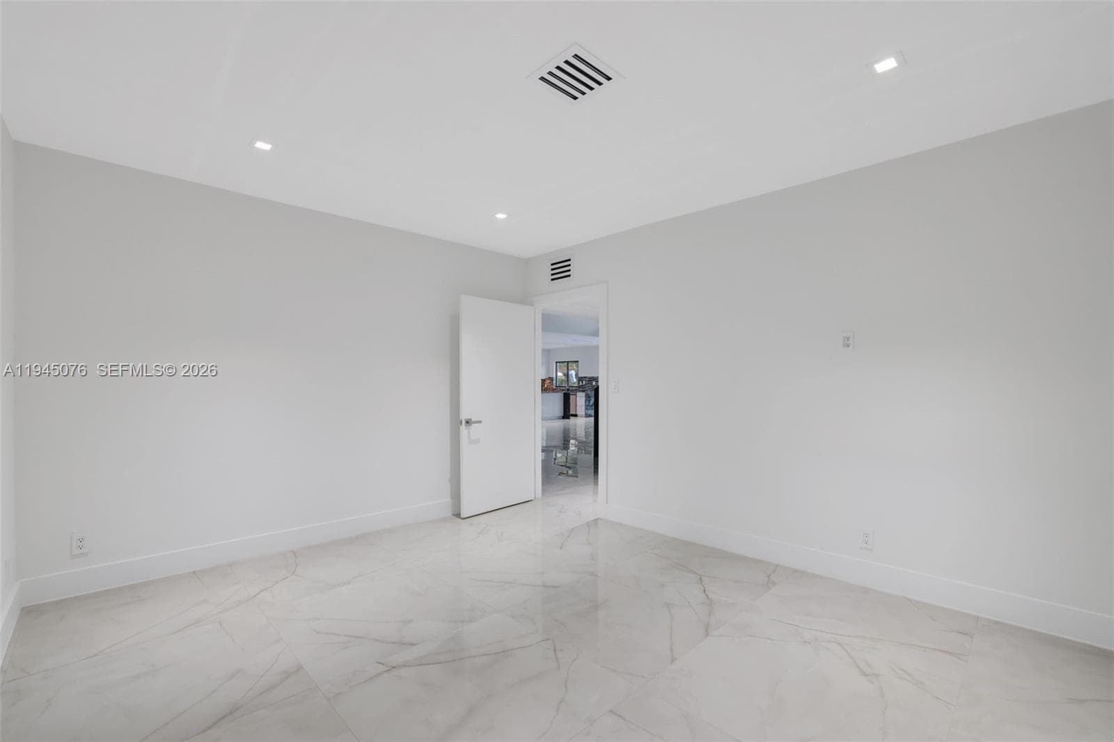 340 13th Ave photo 18