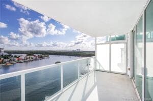 400 Sunny Isles Boulevard #1022 5