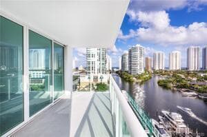 400 Sunny Isles Boulevard #1022 4