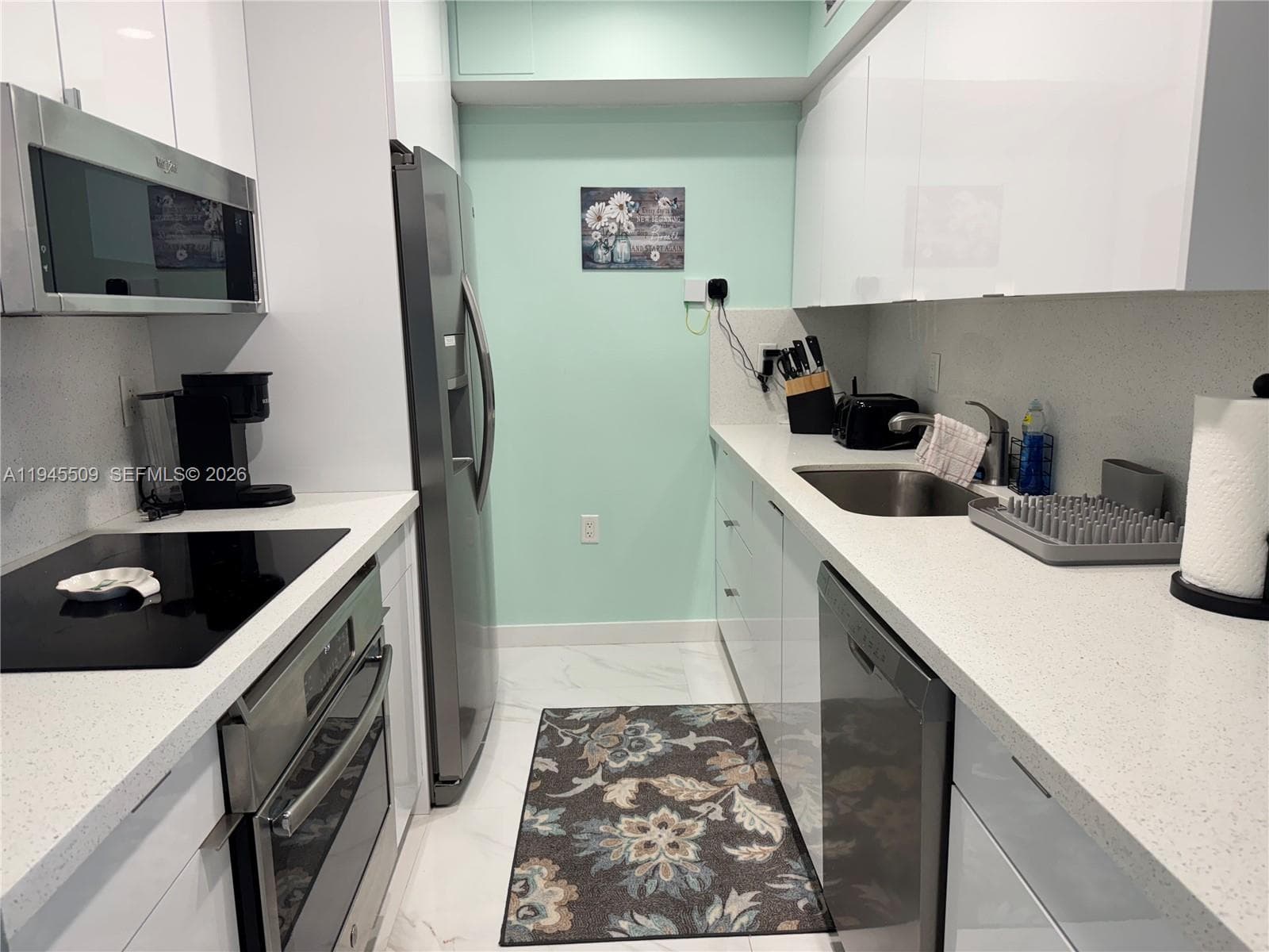 2501 Ocean Dr 4
