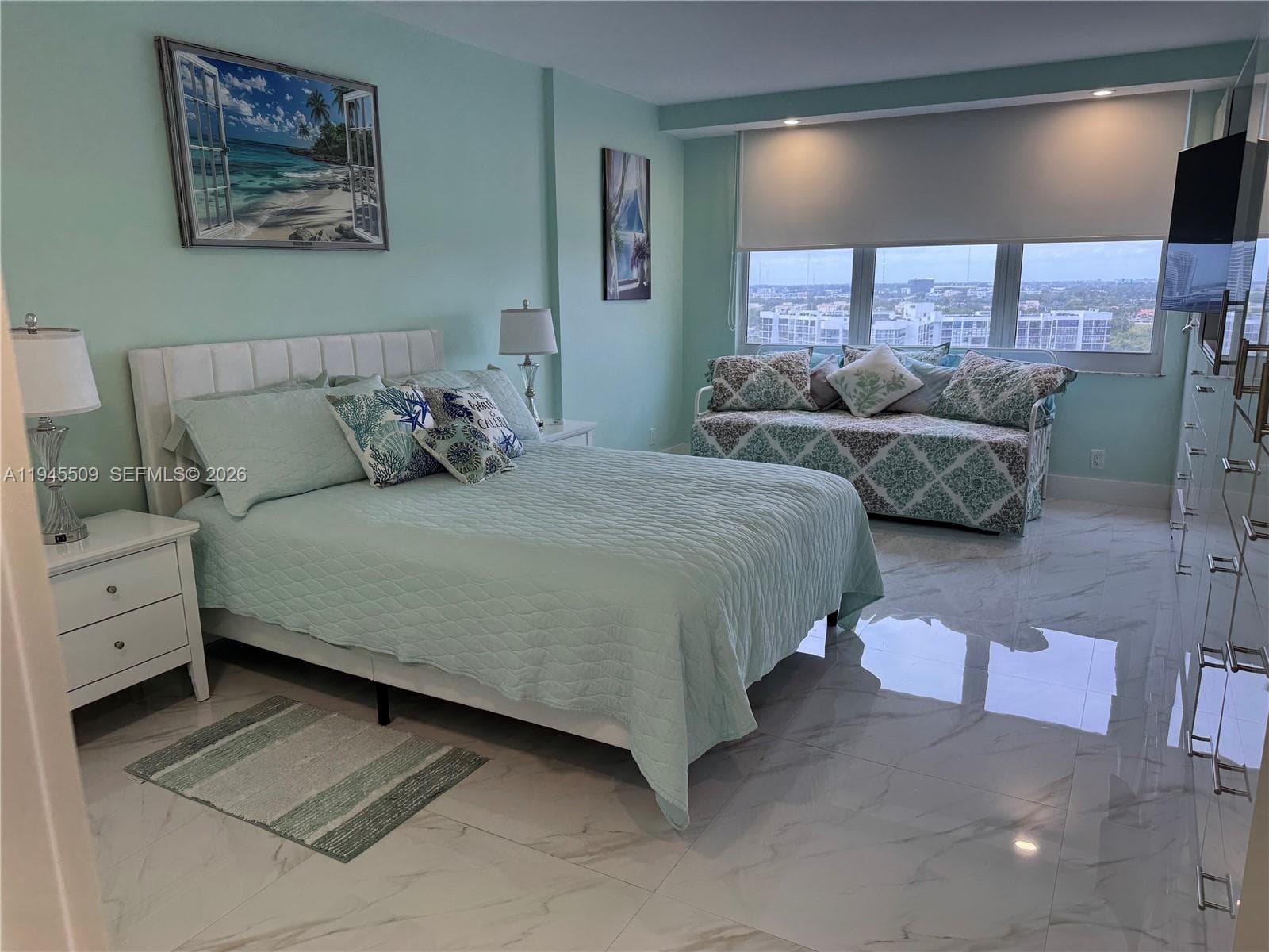 2501 Ocean Dr 1530 photo 8