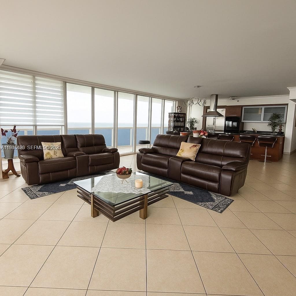 1830 Ocean Dr 3