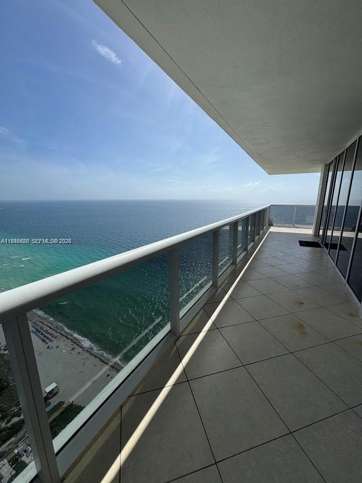 1830 Ocean Dr 5