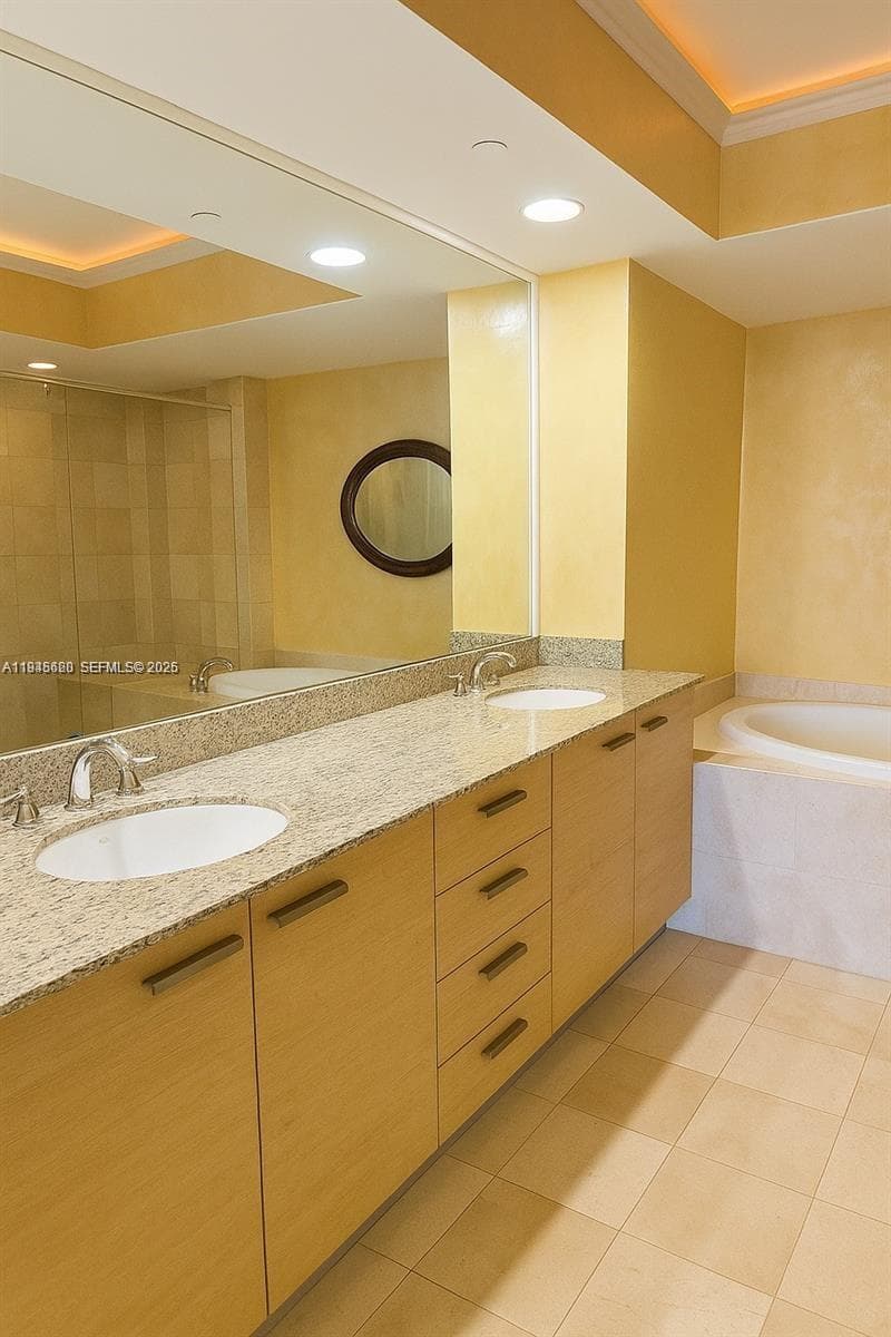 1830 Ocean Dr 4501 photo 9